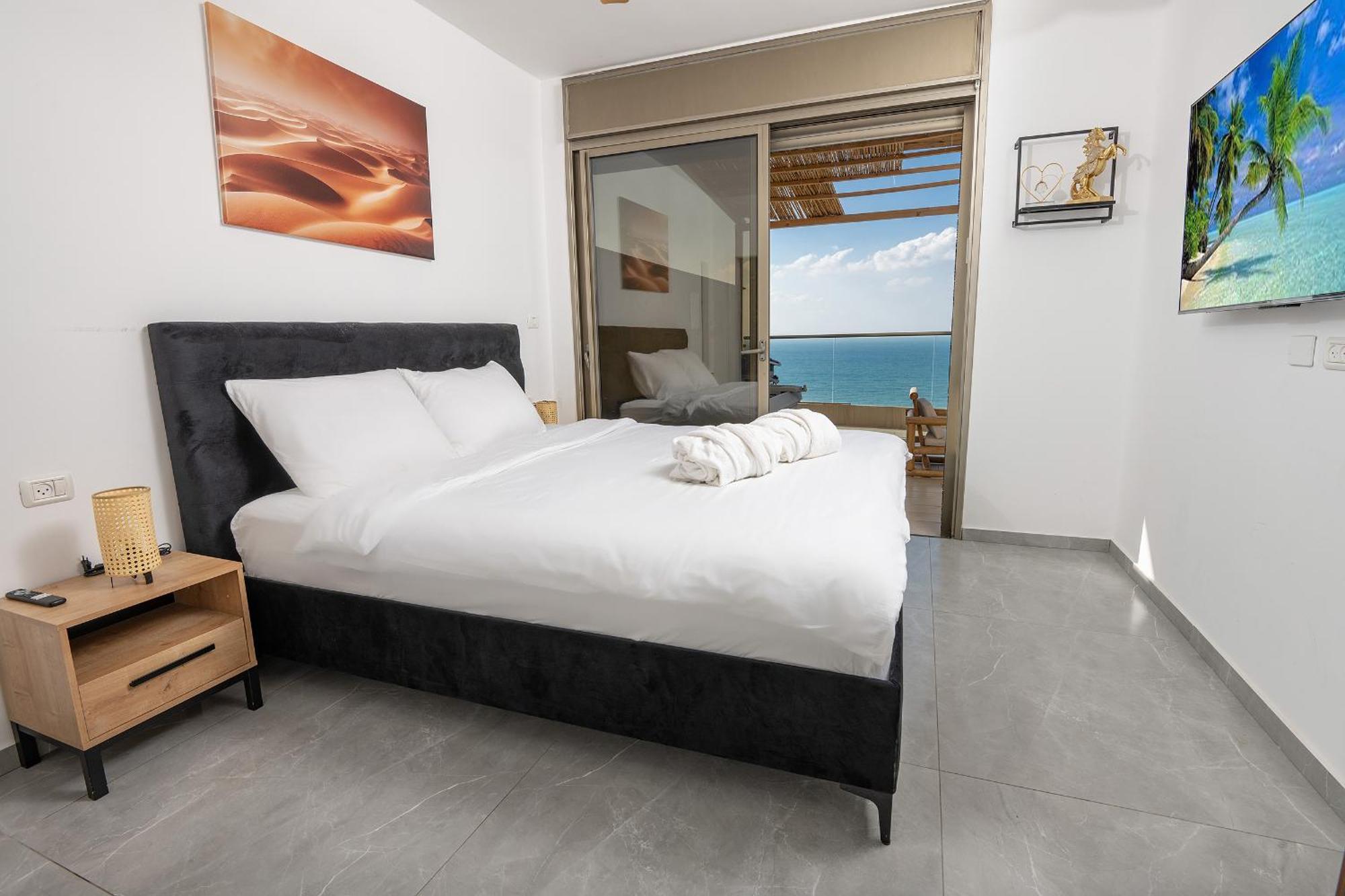 Appartement Shamyam -שמיים- מהממות על חוף הים עם ג'קוזי פרטי ובריכה במתחם Netanya