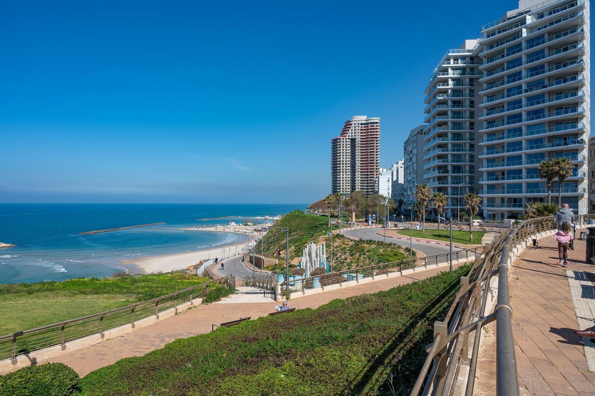Appartement Shamyam -שמיים- מהממות על חוף הים עם ג'קוזי פרטי ובריכה במתחם